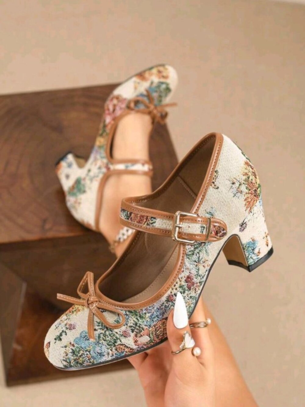 Women Retro Floral Jacquard Heels Cute Bow Decor Round Toe Chunky Block Heel